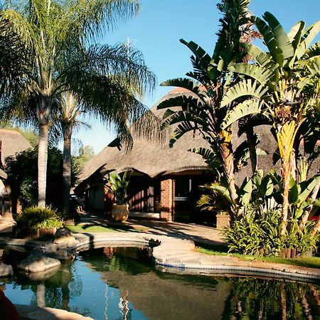 Cest Si Bon Hotel Otjiwarongo Buitenkant foto