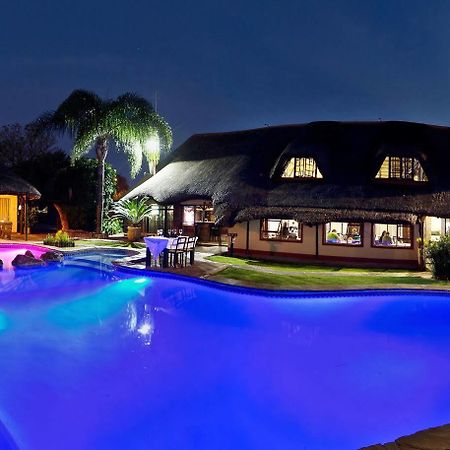 Cest Si Bon Hotel Otjiwarongo Buitenkant foto