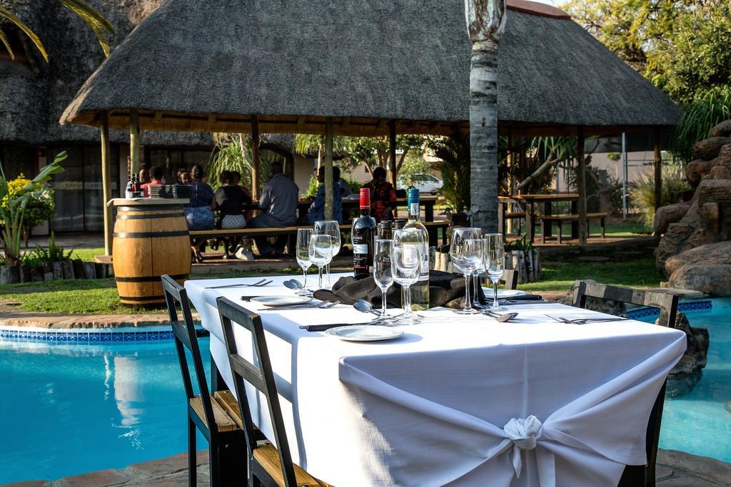 Cest Si Bon Hotel Otjiwarongo Buitenkant foto