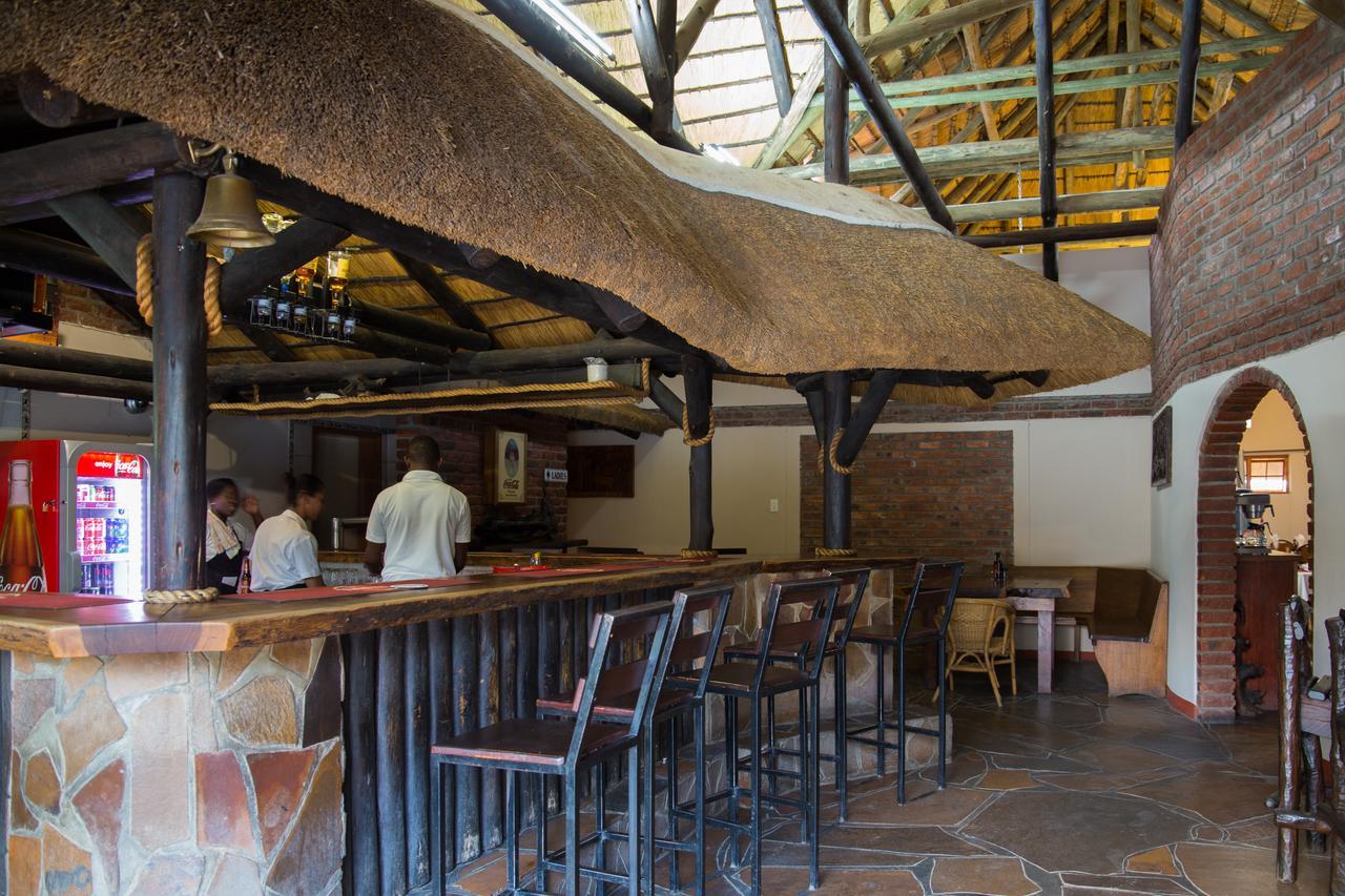 Cest Si Bon Hotel Otjiwarongo Buitenkant foto