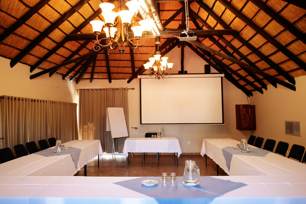 Cest Si Bon Hotel Otjiwarongo Buitenkant foto