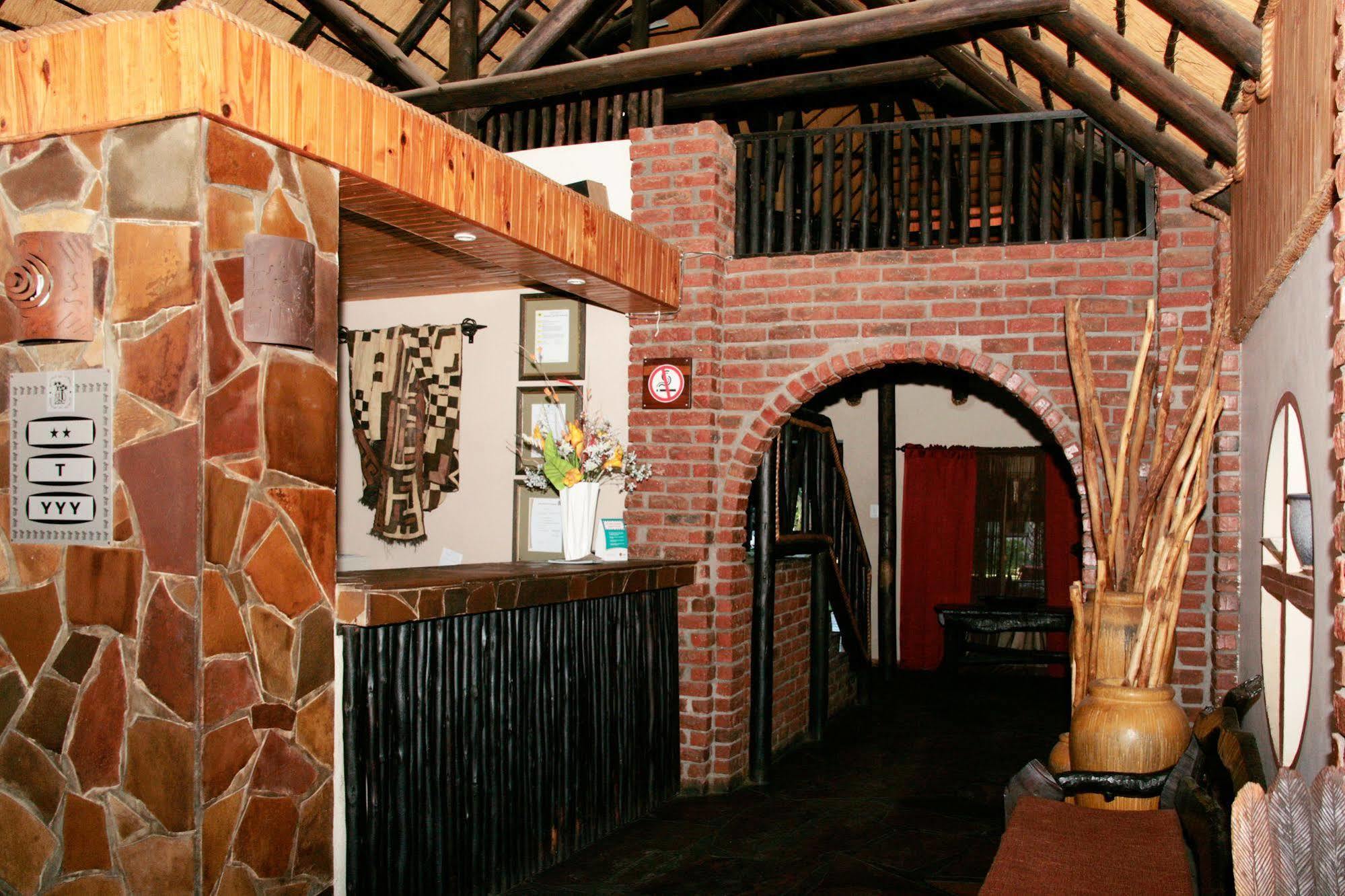 Cest Si Bon Hotel Otjiwarongo Buitenkant foto