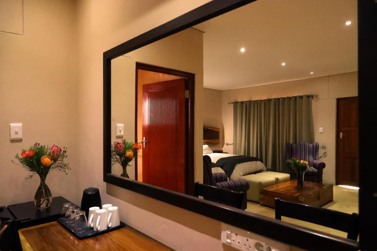 Cest Si Bon Hotel Otjiwarongo Buitenkant foto